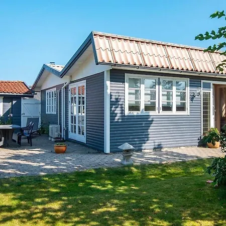 6 Person In Grenaa-by Traum 格雷诺